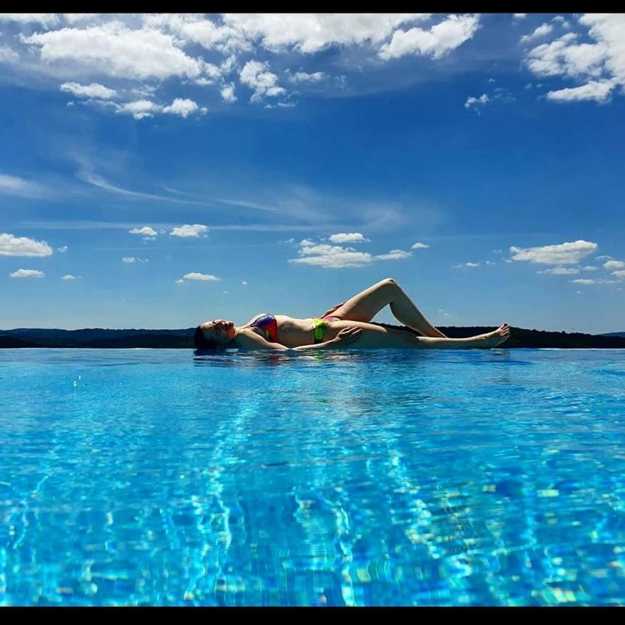Home Andrea With Infinity Salty Pool Roč 外观 照片