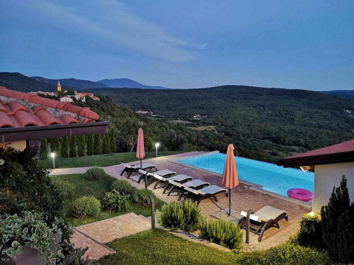 Home Andrea With Infinity Salty Pool Roč 外观 照片