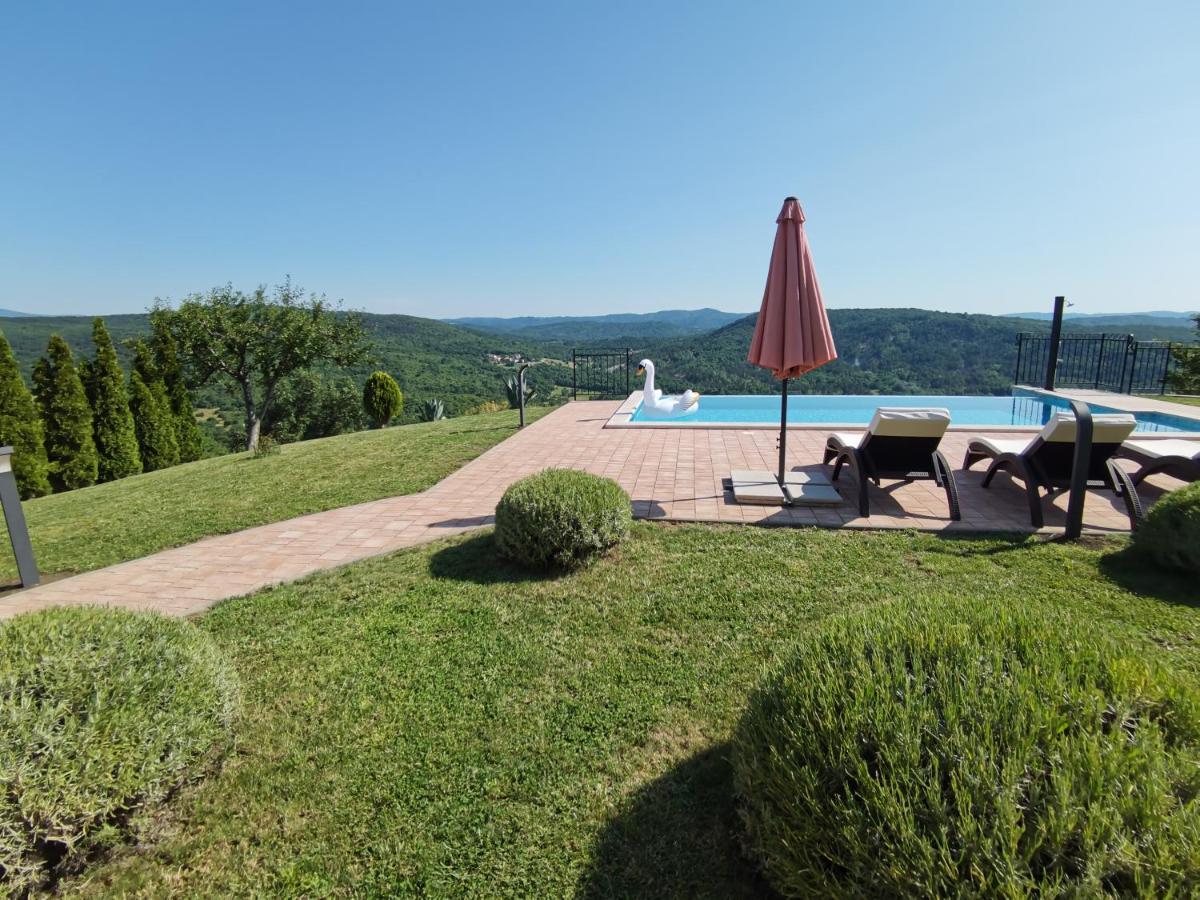 Home Andrea With Infinity Salty Pool Roč 外观 照片