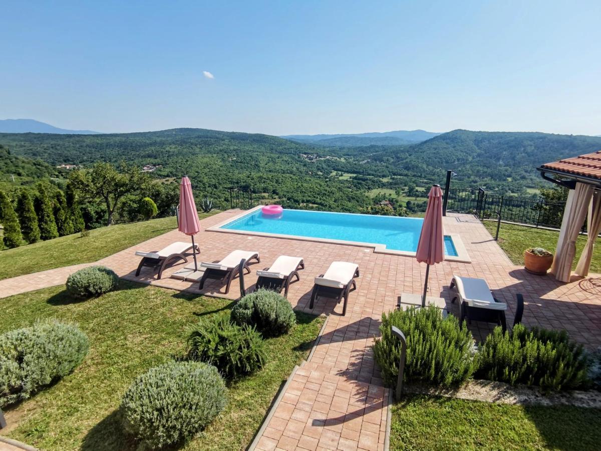 Home Andrea With Infinity Salty Pool Roč 外观 照片
