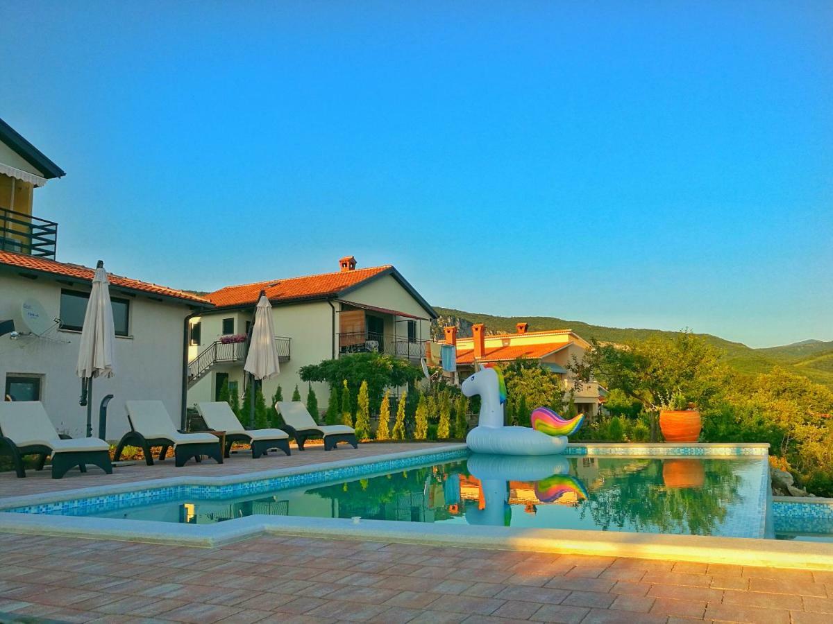Home Andrea With Infinity Salty Pool Roč 外观 照片