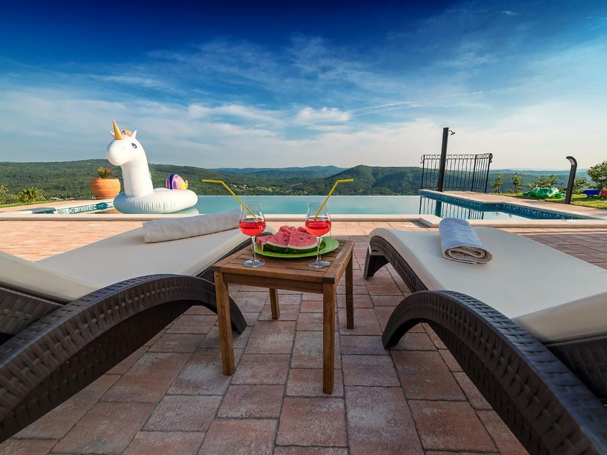 Home Andrea With Infinity Salty Pool Roč 外观 照片