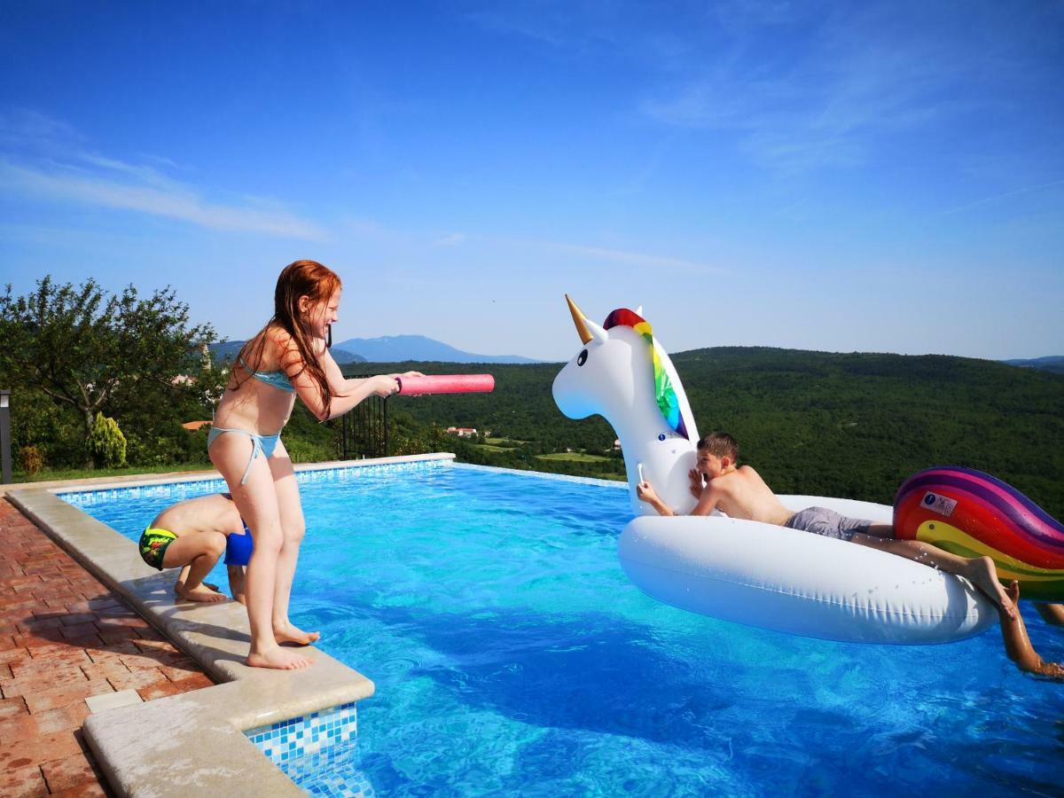 Home Andrea With Infinity Salty Pool Roč 外观 照片
