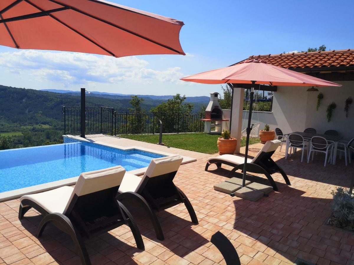 Home Andrea With Infinity Salty Pool Roč 外观 照片